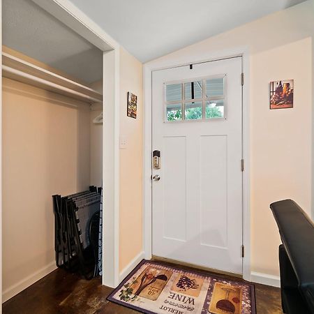 Chardonnay Cottage - Gotl Strip - Cozy & Quaint Geneva المظهر الخارجي الصورة