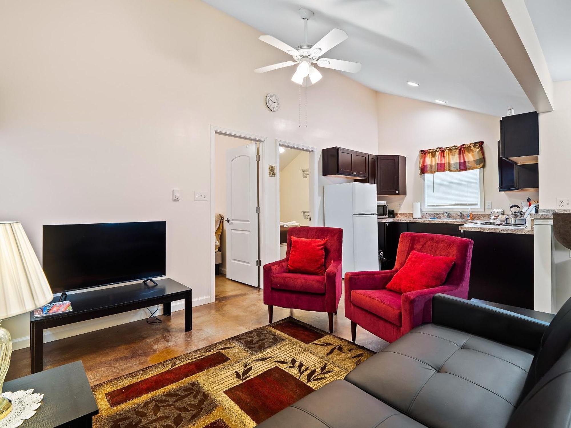 Chardonnay Cottage - Gotl Strip - Cozy & Quaint Geneva المظهر الخارجي الصورة